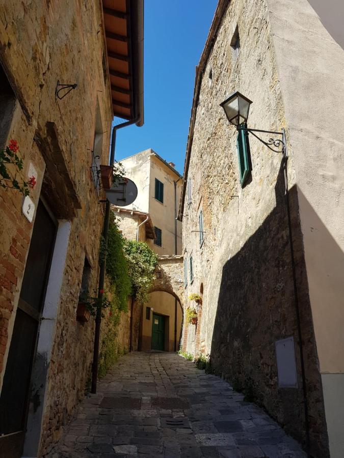 Отель Dimora In Francigena Сан-Куйрико-д'Орча Экстерьер фото