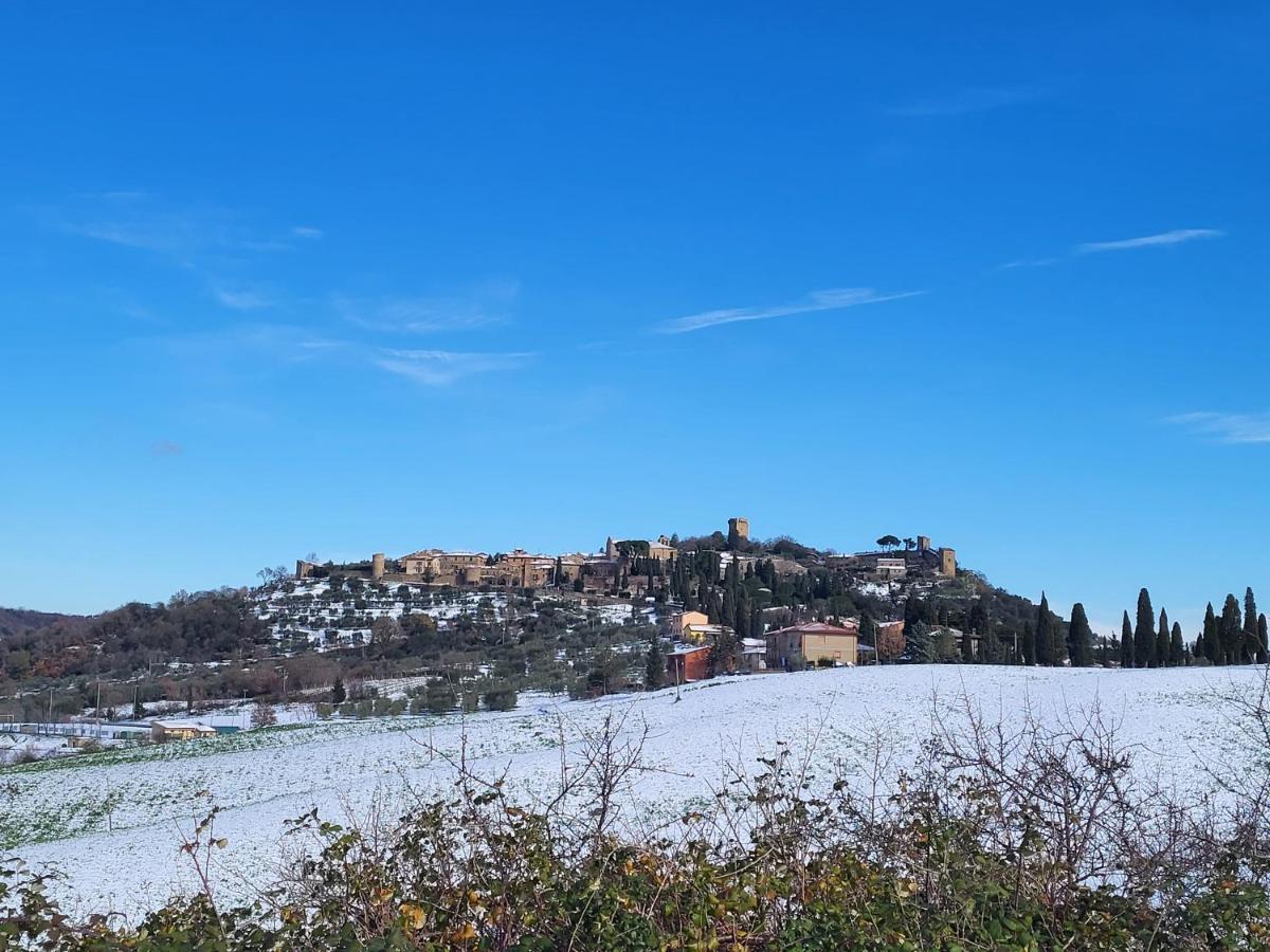 Отель Dimora In Francigena Сан-Куйрико-д'Орча Экстерьер фото